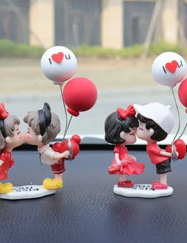 "Valentine's Day Cartoon Resin Couples Figurine – Cute Lovers Balloon Ornament for Car Dashboard, Office & Home Decor"